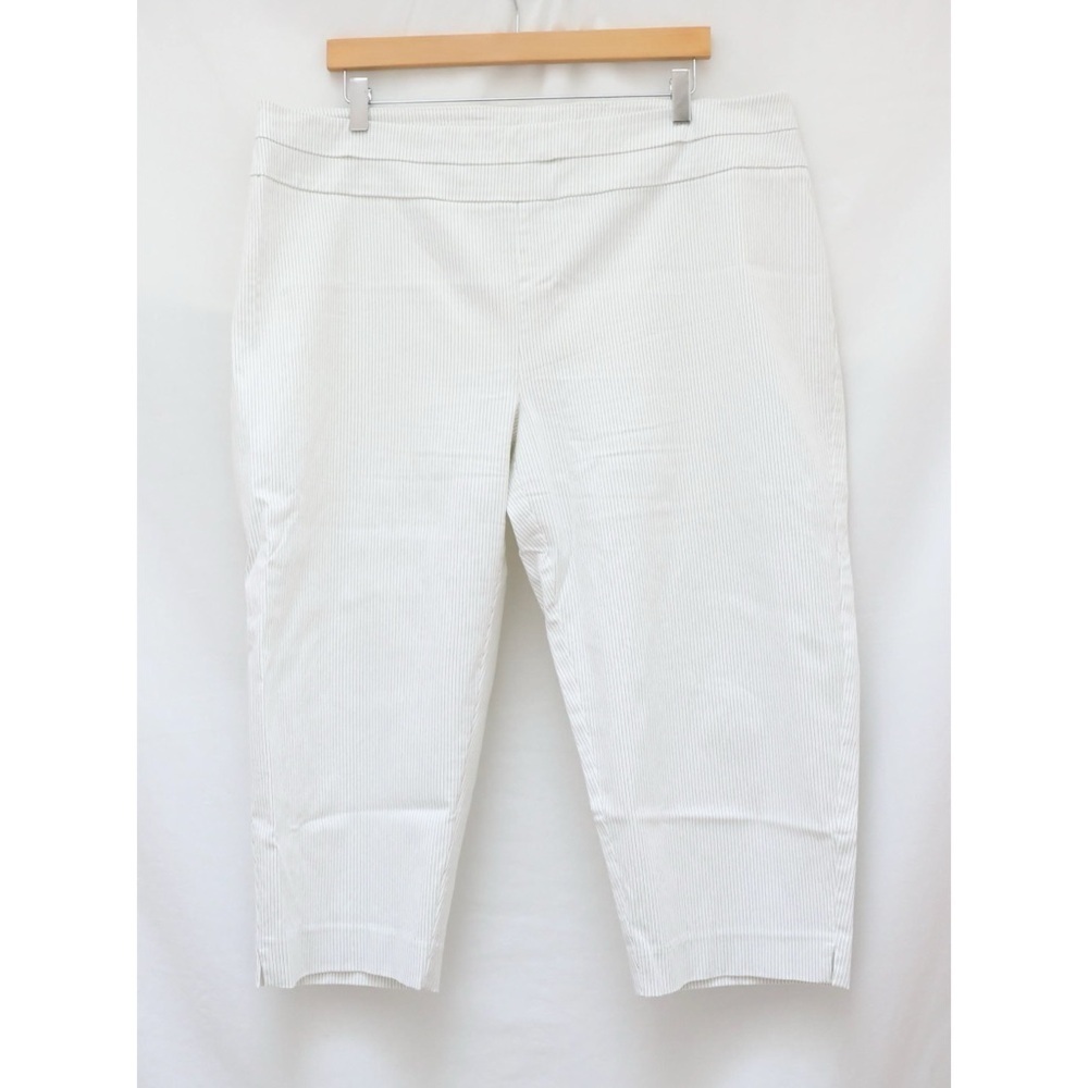 Item Clothing Capri Pants White Striped Plus Size 22 casual coastal cropped